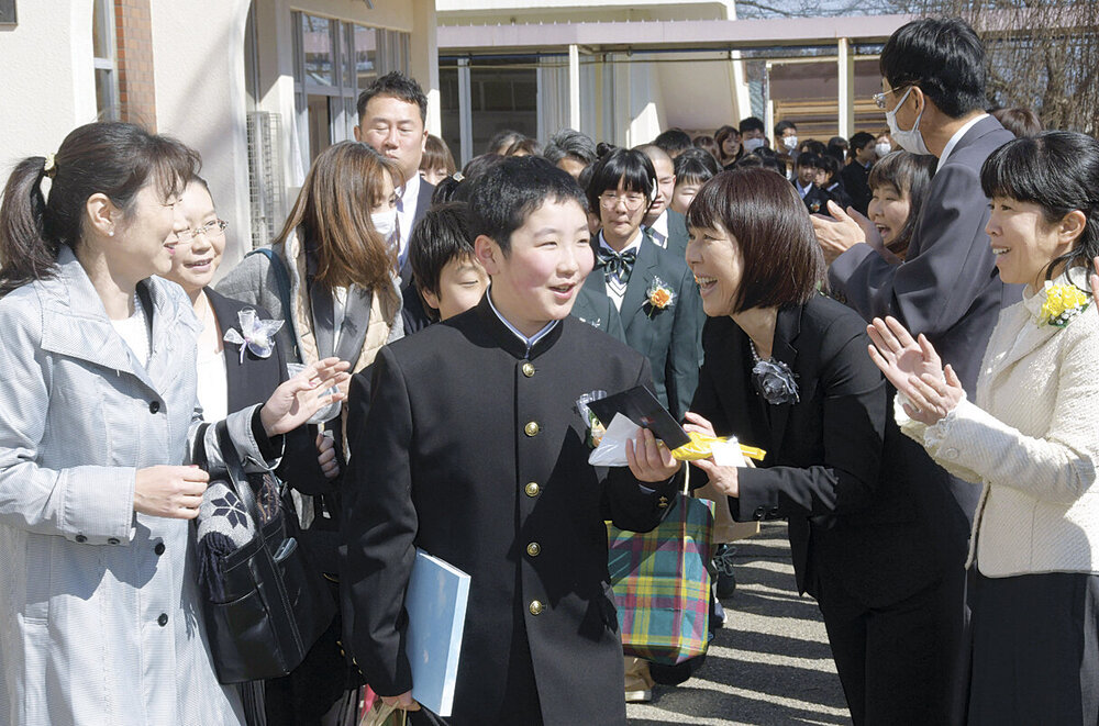 規模縮小も心尽くしの卒業式 東筑 北安の小学校 教育 子育て 株式会社市民タイムス