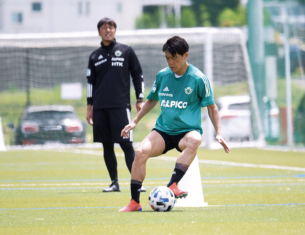 山雅が練習の一部再開 田中隼磨主将 仲間とサッカーできる素晴らしさ実感 スポーツ 株式会社市民タイムス