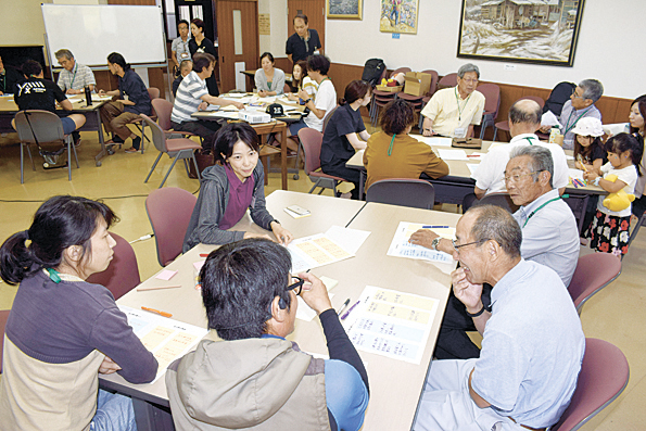北小野での暮らしぶりを話す参加者たち