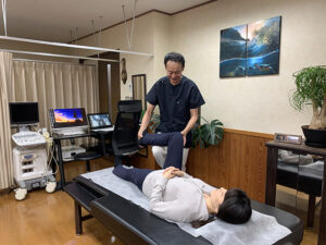 股関節の痛みに 施術で応える 　ペインオフィスカスガ山村院