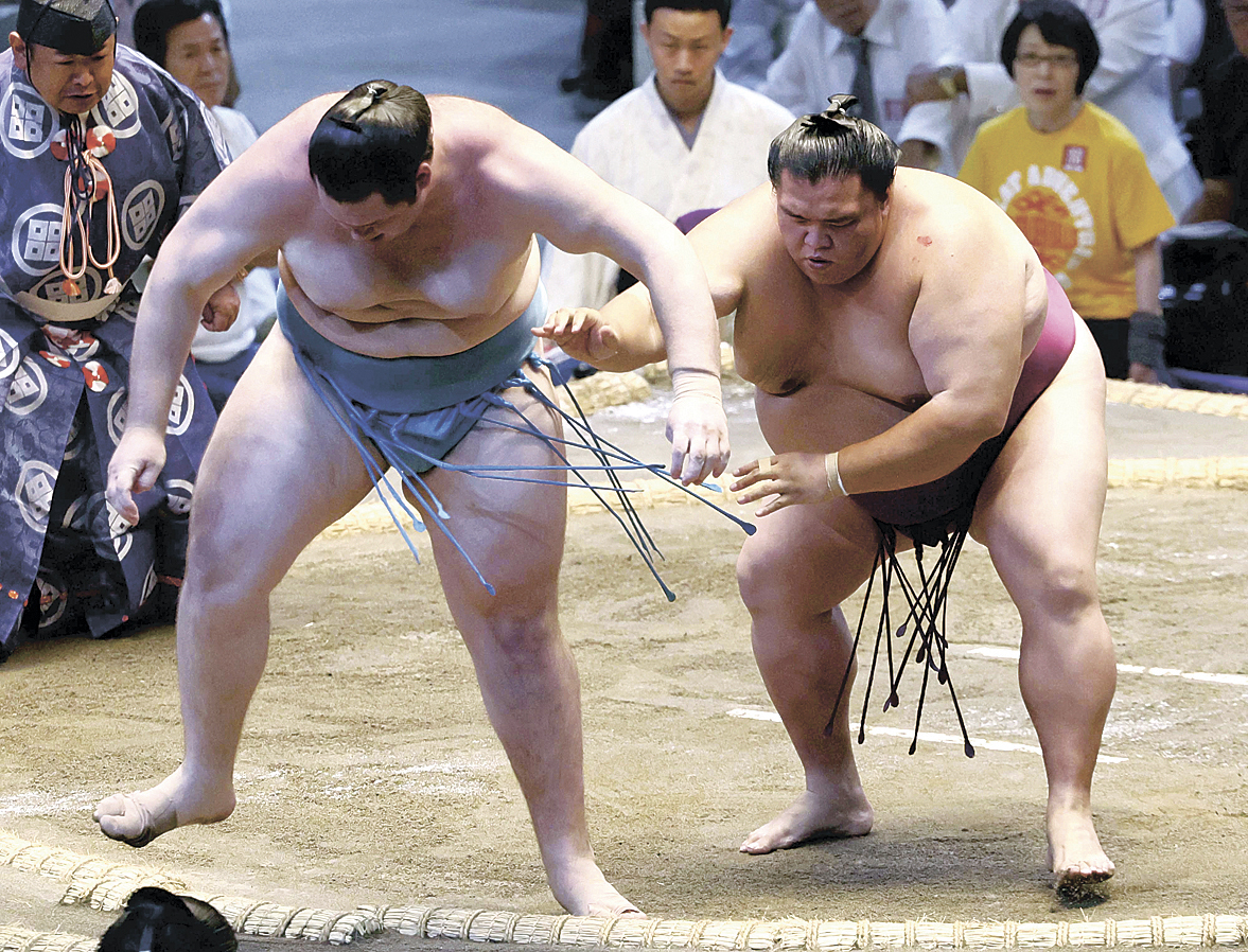 御嶽海、無傷の4連勝 大相撲名古屋場所4日目 – 市民タイムス