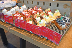 夏の新作パン 続々登場中 　ベーカリー＆カフェＣｏｃｏｒａｄｅ松本店
