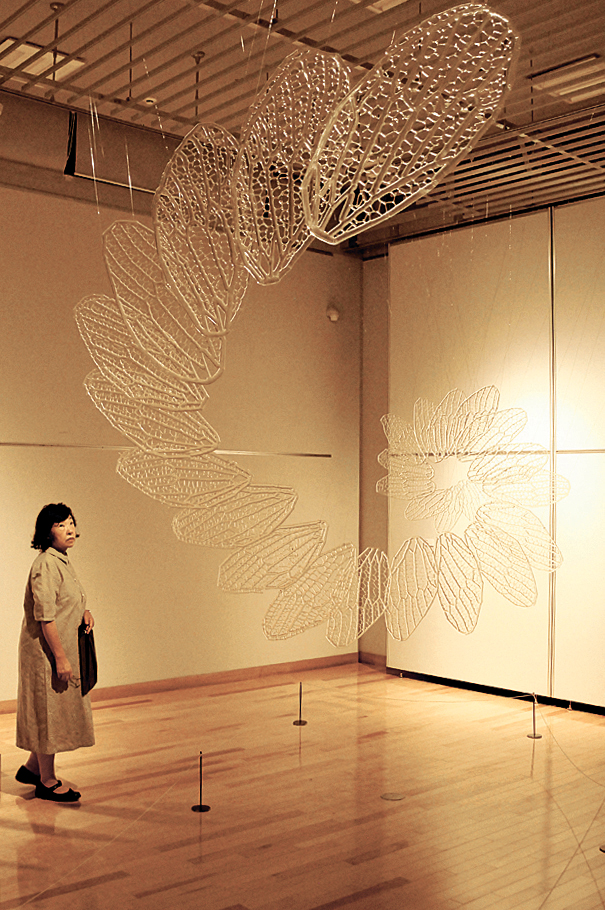 卒房生や学生らの作品を展示している会場