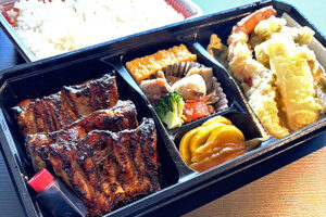 旦のお祝い丼 敬老の日に弁当 　うなぎのお店　炭火焼き旦