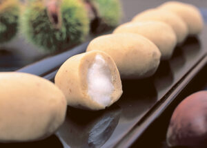 秋限定の銘菓 栗子餅が好評 　御菓子司　田ぐち