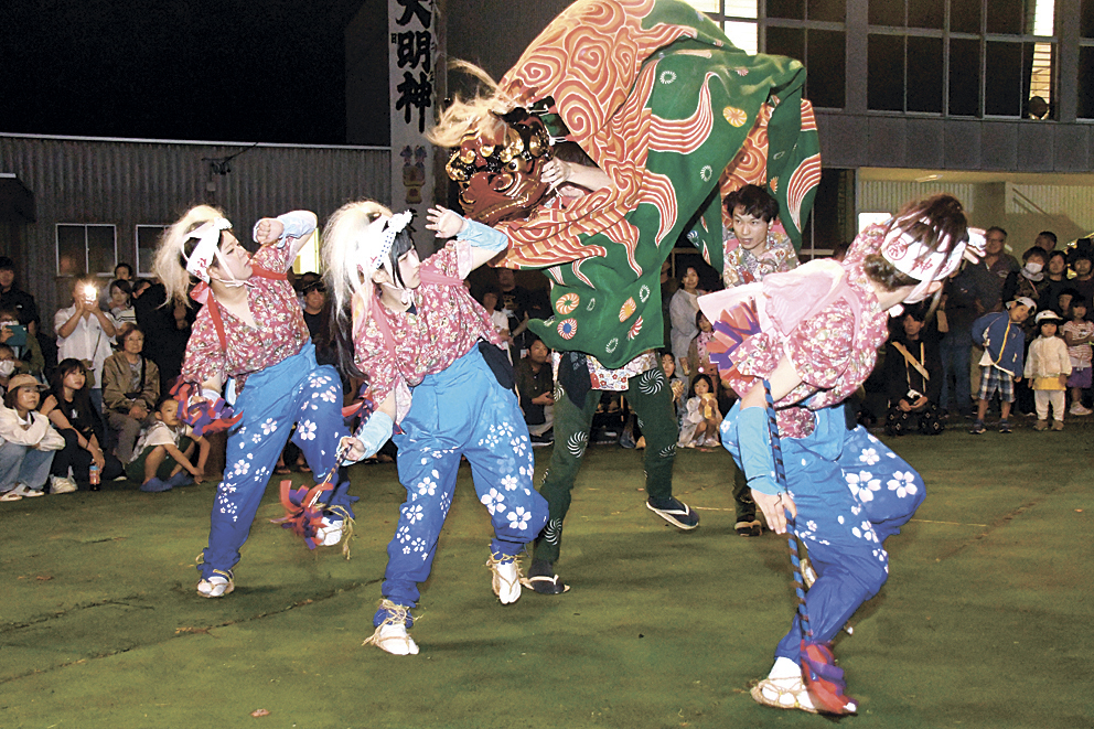 寄合渡集落に伝わる奈川獅子の奉納