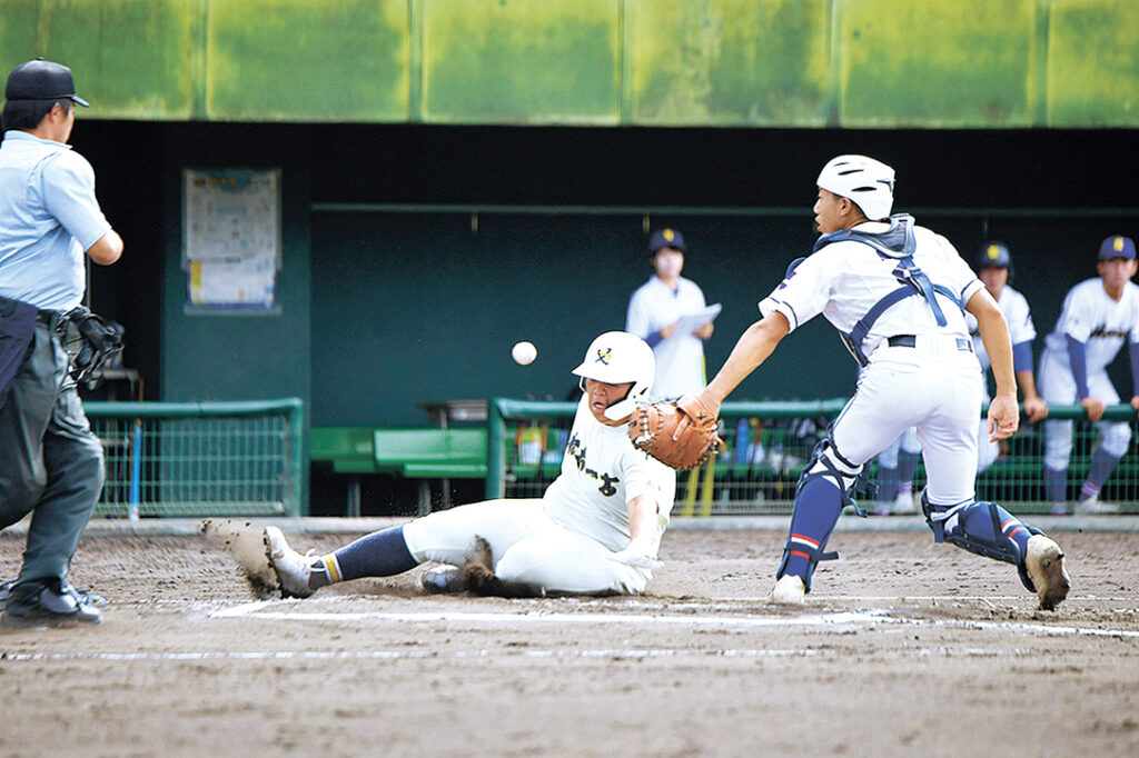 松本第一６回１死１、３塁、宮尾の左犠飛で３走の笠原が生還し勝ち越す