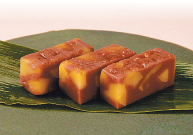 季節限定笹巻き 栗蒸し羊かん 　御菓子司　開運堂