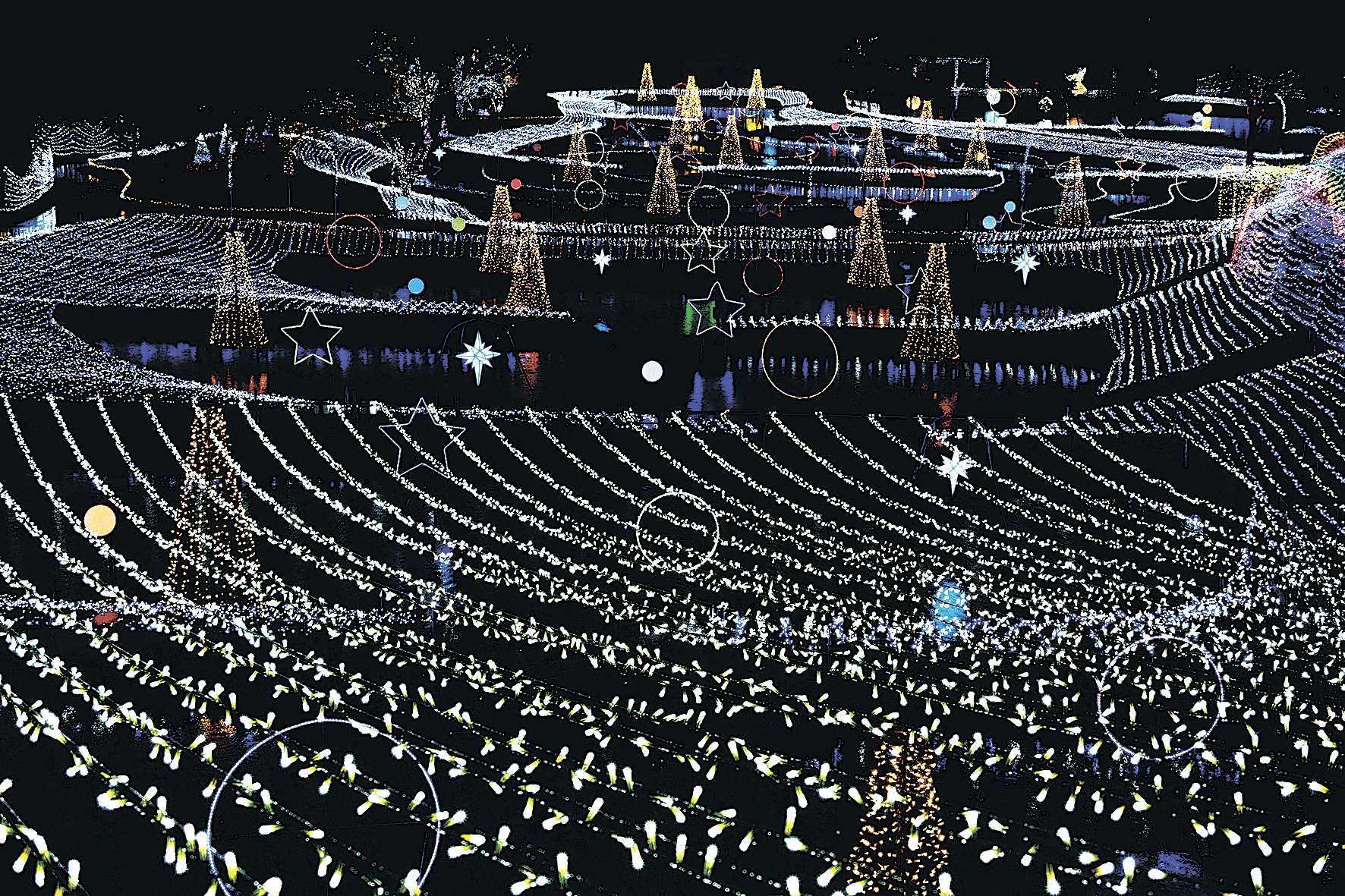 まるで宇宙！イルミの光 あづみの公園堀金・穂高地区で11月1日に