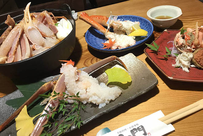 産直新鮮魚類と 各種鍋が好評 　松本くろ門