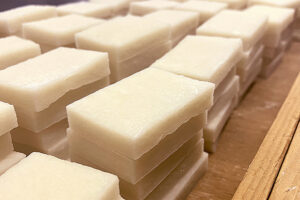 切り餅、鏡餅 店頭や予約で 　菓子処　おおほり