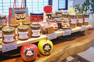 りんごＸマスと 好評ごぼうそば 　庭園そば処　みさと