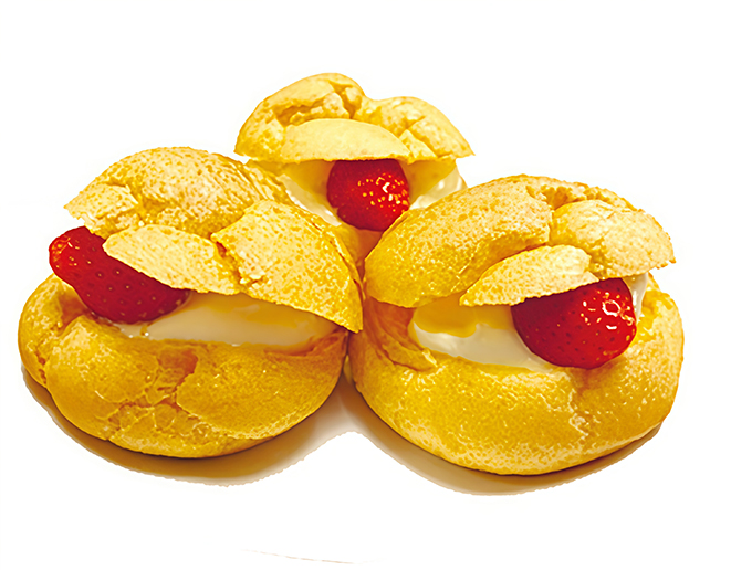 ２月恒例の特大 シュークリーム 　御菓子司　開運堂