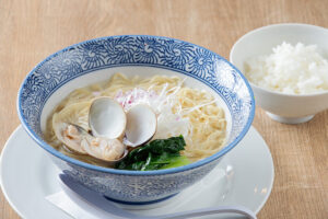 冬限定ラーメン 「濃厚貝白湯」 　貝出汁らぁ麺　麺屋いろり
